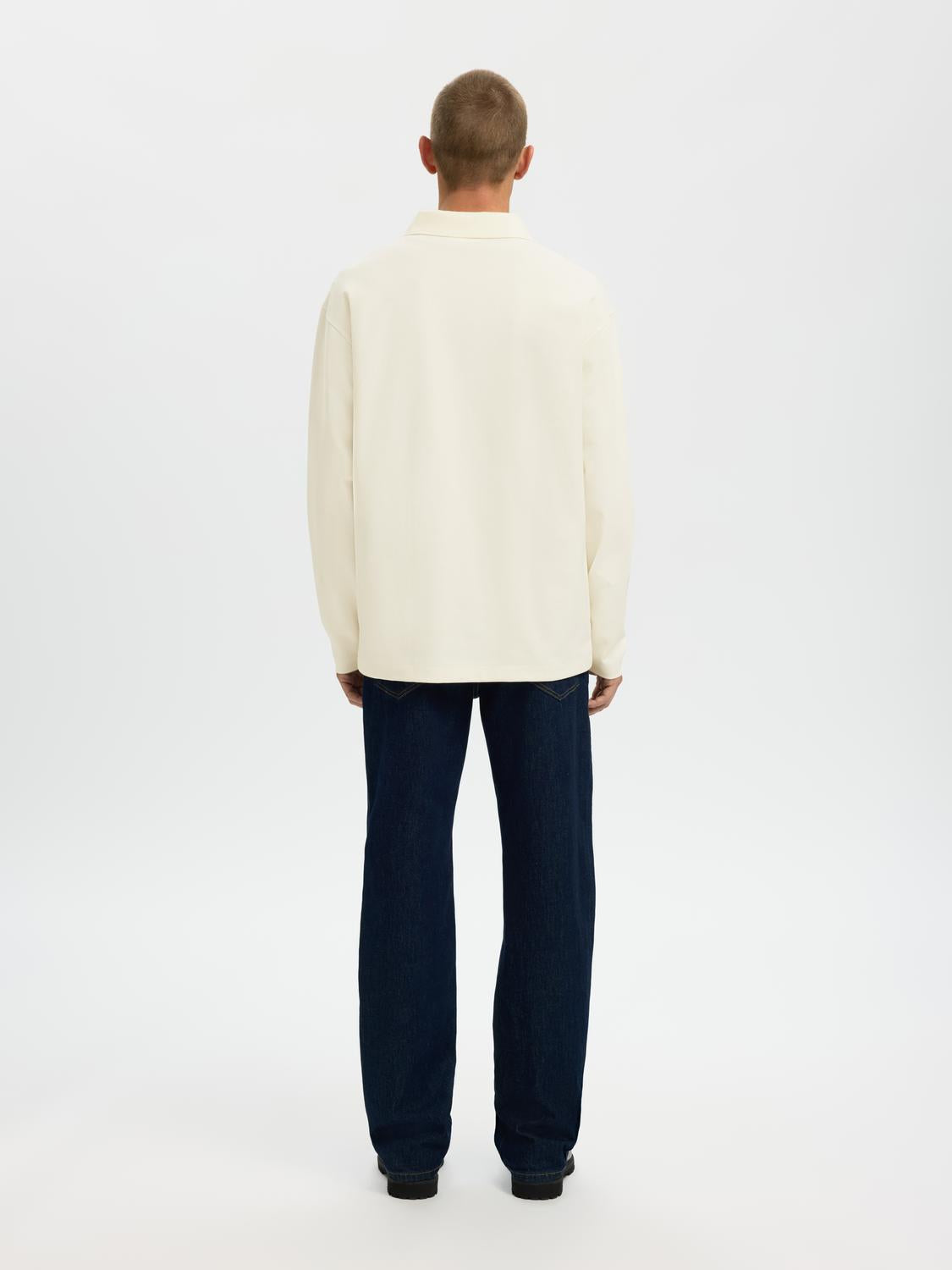 model_shot-back